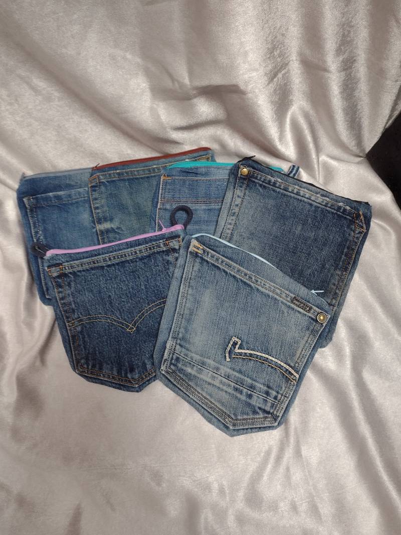 Upcycling Jeanstasche - Jeansfarben- Jeanstäschlein Aus Hosentasche Upcycling Jeanstasche - Jeansfarben- Jeanstäschlein Aus Hosentasche von JettesWerkstatt