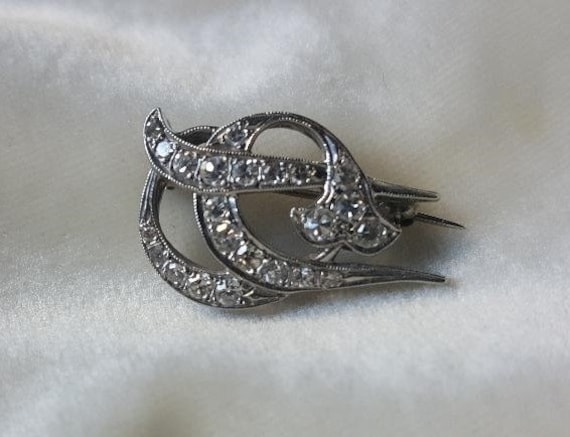 1920Er 14K Weißgold Diamant Brosche 1920Er 14K Weißgold Diamant Brosche von Jettesjewels