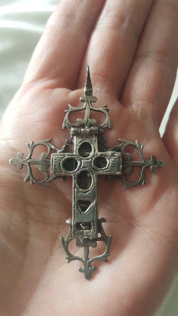Renaissance-Reliquiar-Brustkreuz Aus Silber Renaissance-Reliquiar-Brustkreuz Aus Silber von Jettesjewels
