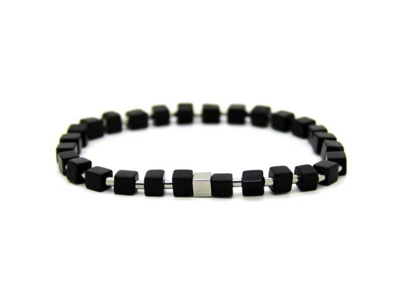 Onyx-Würfel-Armband | Elastisch in Schwarz Mit Silberfarbenen Edelstahl-Elementen, Edelsteinschmuck, Dezentes Accessoire #126 Stelian Onyx-Würfel-Armband | Elastisch in Schwarz Mit Silberfarbenen Edelstahl-Elementen, Edelsteinschmuck, Dezentes Accessoire #126 Stelian von JeudeCouleursSchmuck