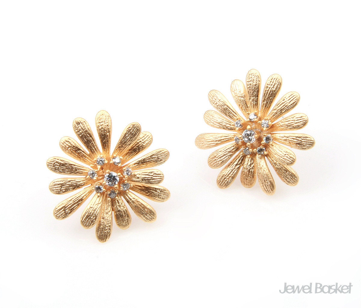 2 Stück - Gänseblümchen Ohrringe in Mattgold/18 Mm X Bmg238-E 2 Stück - Gänseblümchen Ohrringe in Mattgold/18 Mm X Bmg238-E von JewelBasket