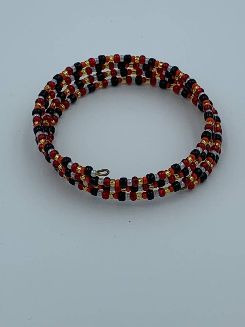 Ausgefallenes Glasperlen-Mix Memory Wire Armband Ausgefallenes Glasperlen-Mix Memory Wire Armband von JewelGrotto