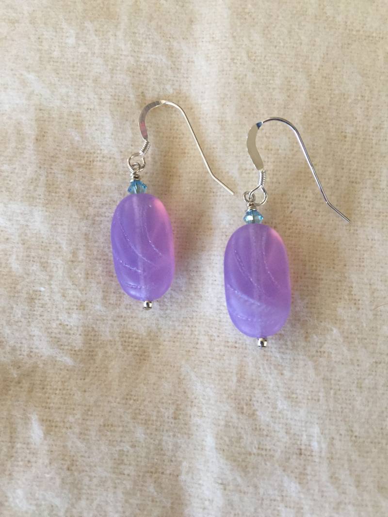 Flieder Lila Perlen Und Sterling Silber Ohrringe Flieder Lila Perlen Und Sterling Silber Ohrringe von JewelGrotto