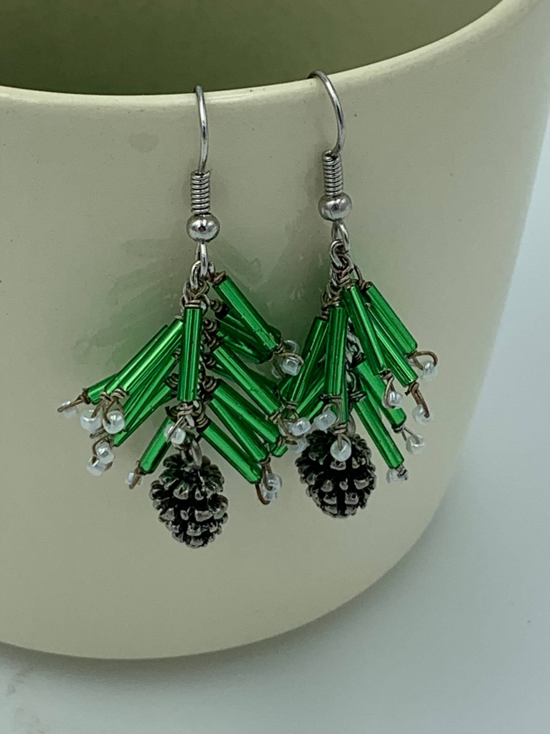 Ohrringe Aus Kiefernzweig Und Tannenzapfen Ohrringe Aus Kiefernzweig Und Tannenzapfen von JewelGrotto