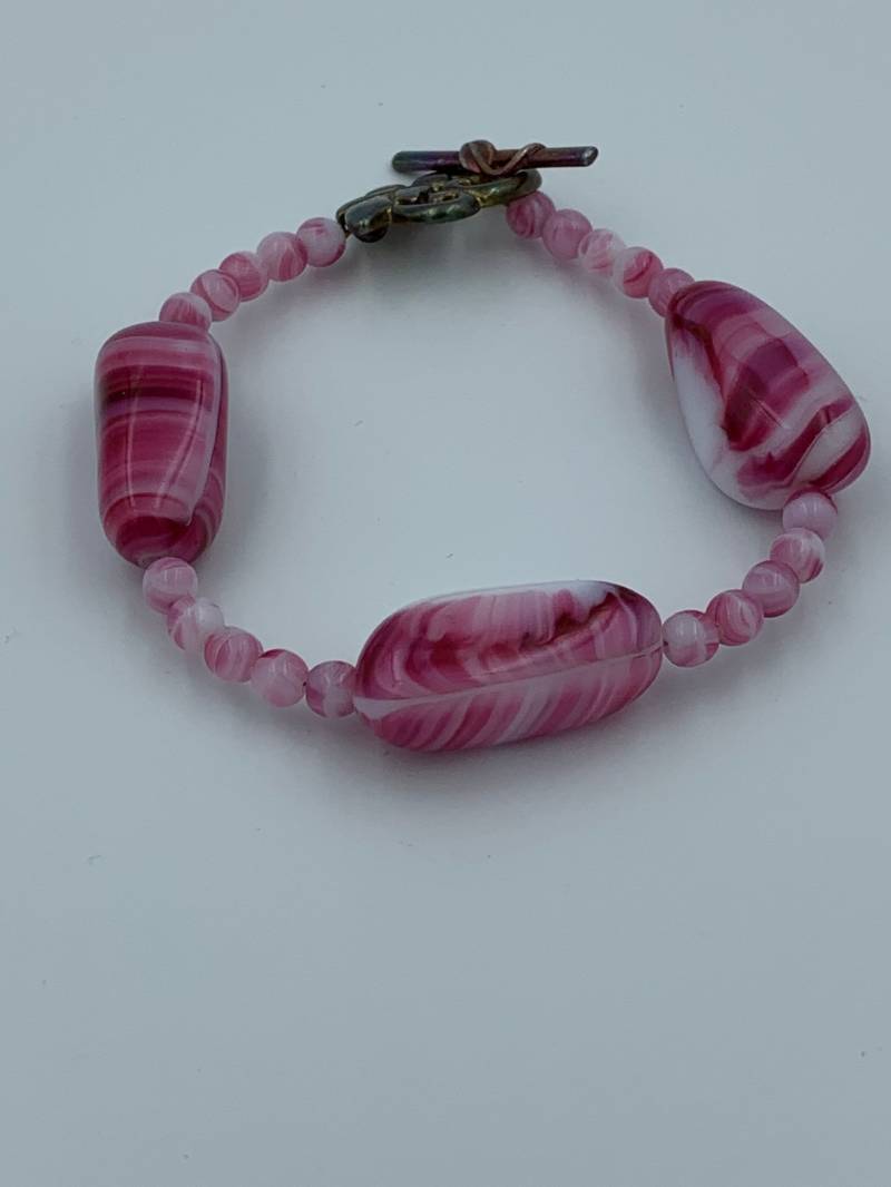 Rosa Klobiges 23-cm-Perlenarmband Rosa Klobiges 23-cm-Perlenarmband von JewelGrotto