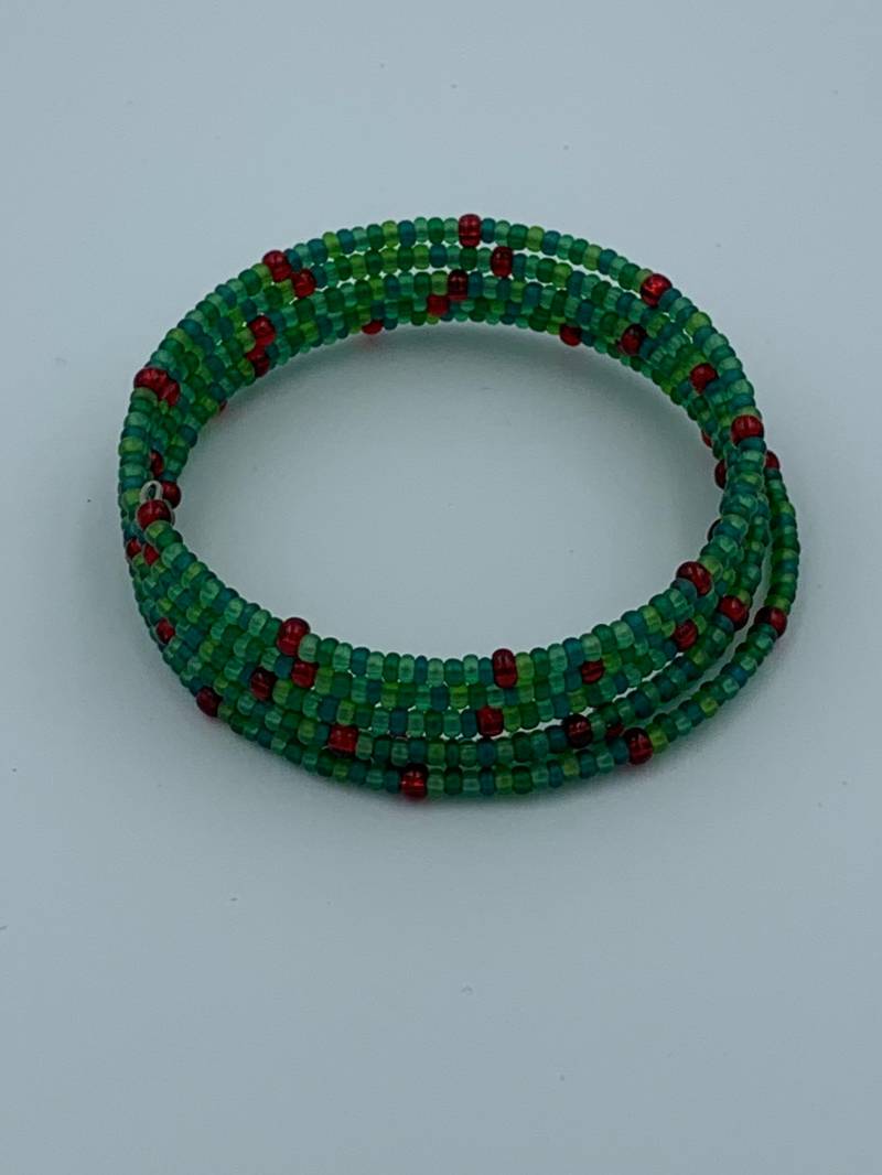 Rotes Und Grünes Memory-Draht-Armband Rotes Und Grünes Memory-Draht-Armband von JewelGrotto