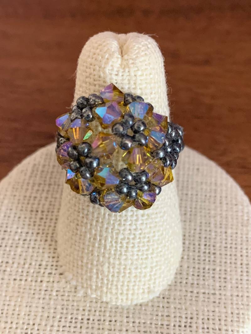 Swarovski Crystal Seed Bead Kuppelring | Champange von JewelGrotto