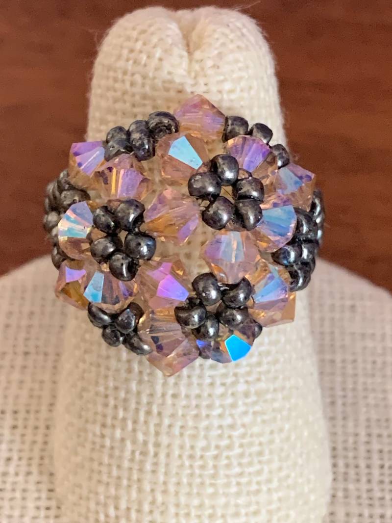 Swarovski Crystal Seed Bead Kuppelring | Peach Swarovski Crystal Seed Bead Kuppelring | Peach von JewelGrotto