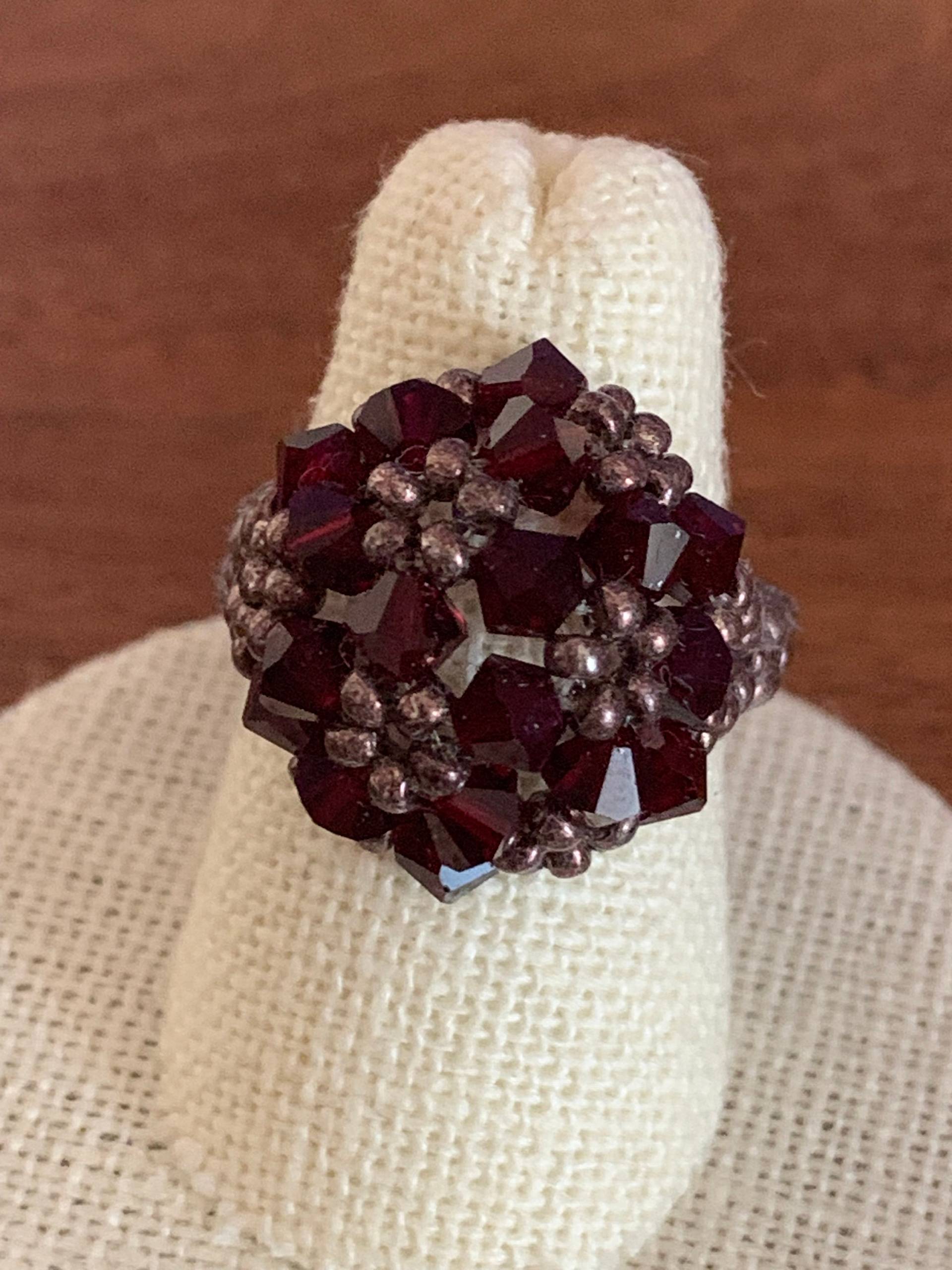 Swarovski Crystal Seed Bead Kuppelring | Siam Swarovski Crystal Seed Bead Kuppelring | Siam von JewelGrotto