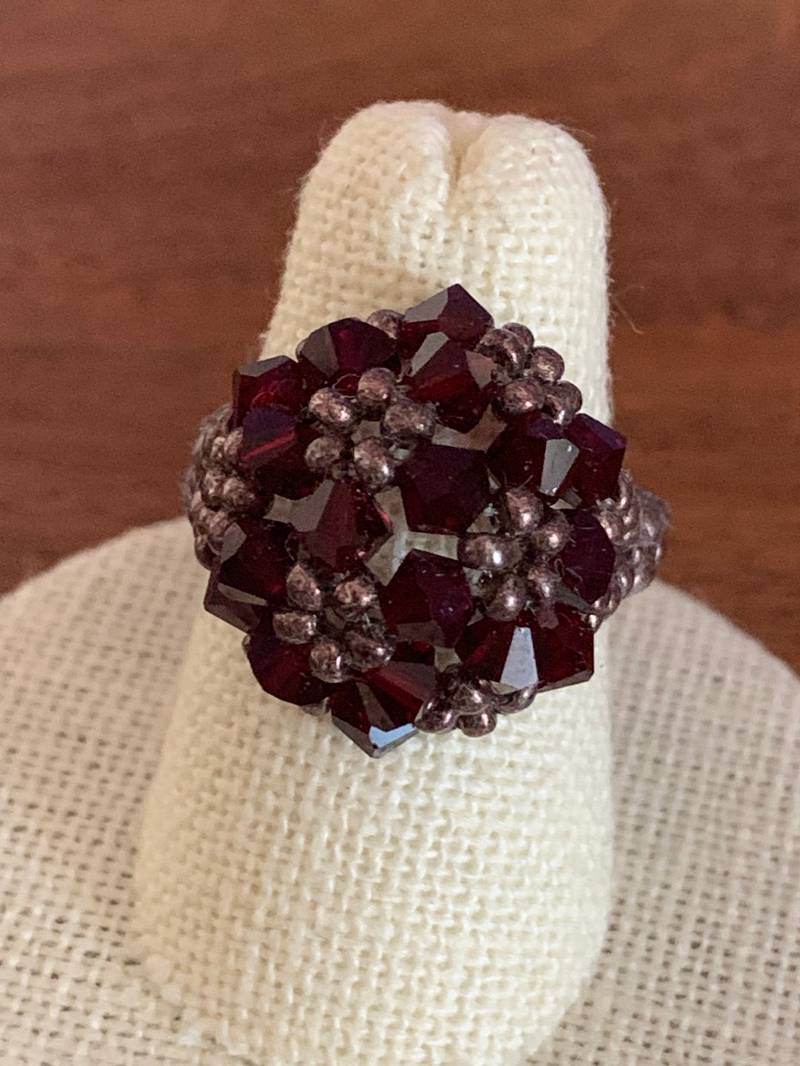 Swarovski Crystal Seed Bead Kuppelring | Siam Swarovski Crystal Seed Bead Kuppelring | Siam von JewelGrotto