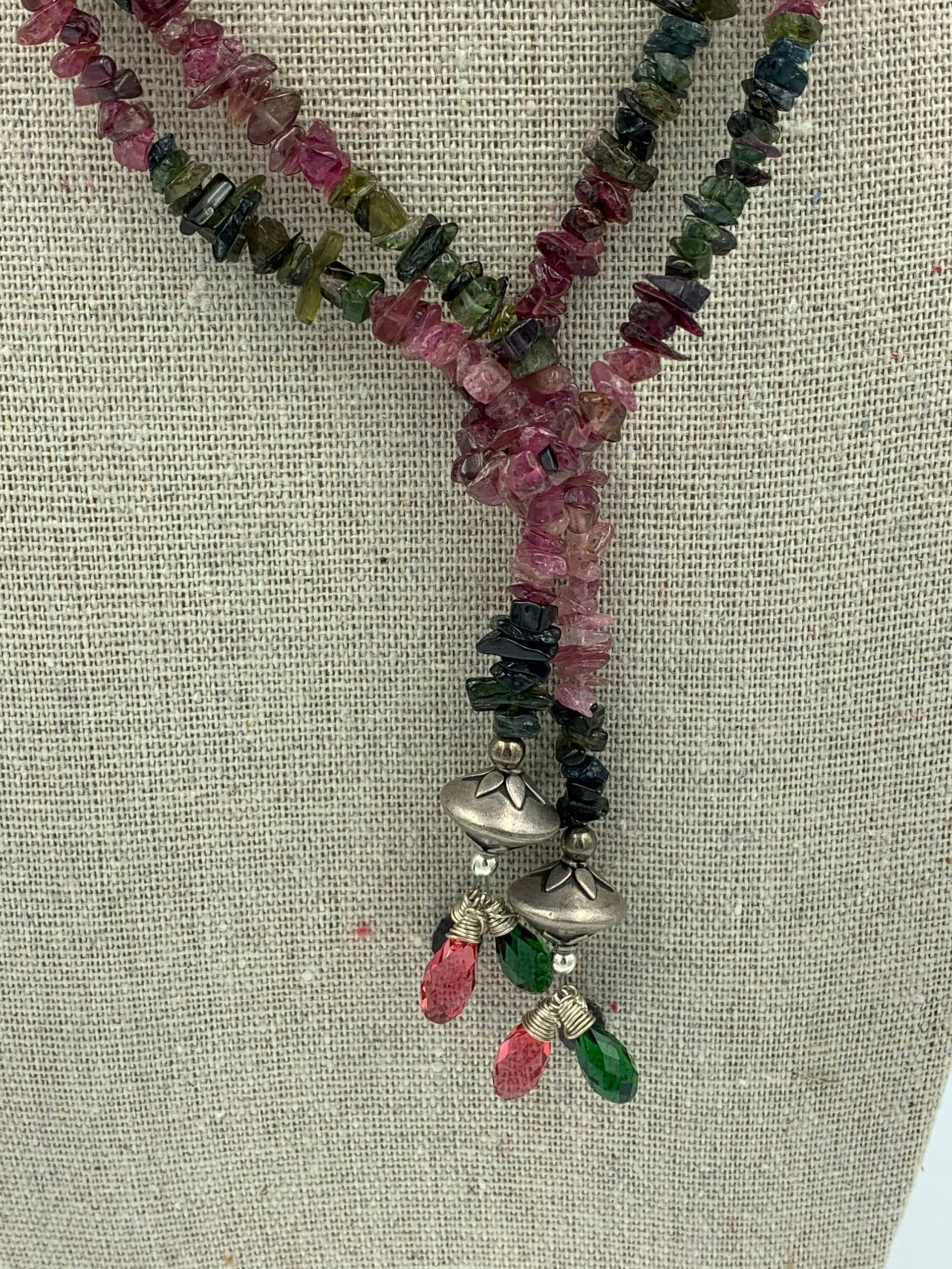 Turmalin Chip Bead Und Swarovski Kristall 90cm Lariat Halskette Turmalin Chip Bead Und Swarovski Kristall 90cm Lariat Halskette von JewelGrotto