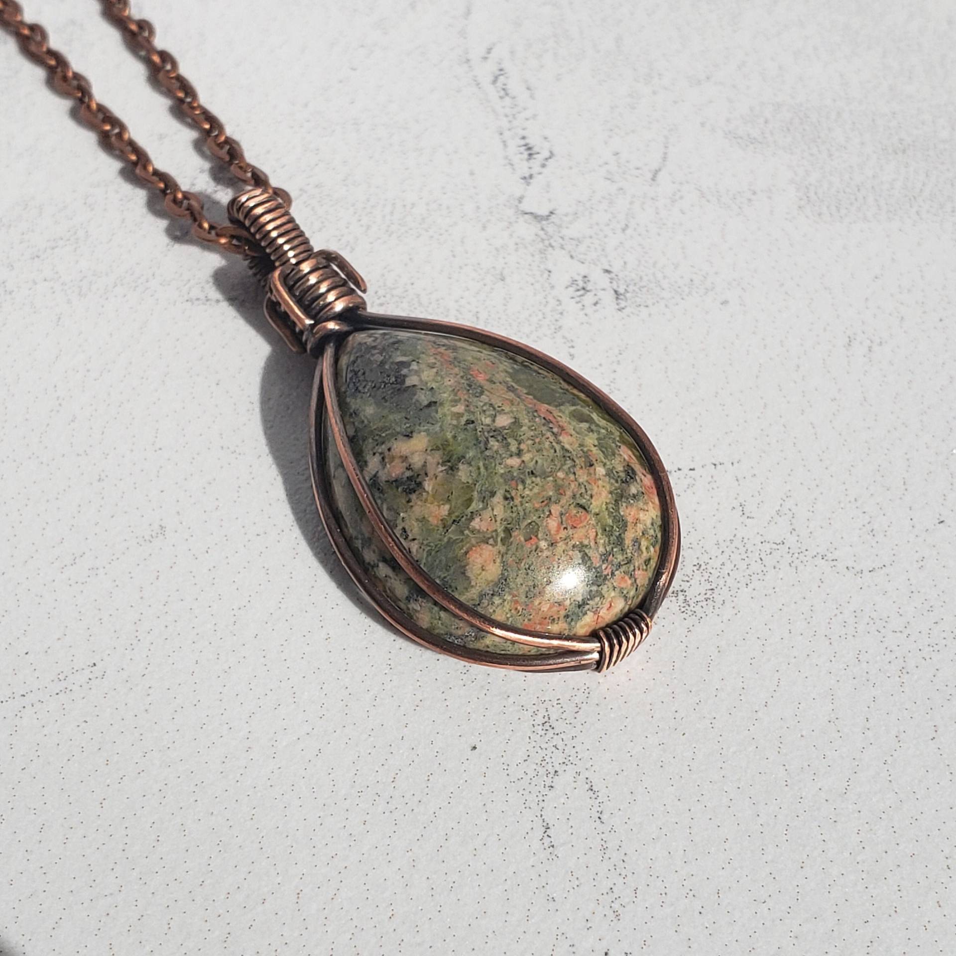 Unakit Anhänger|Unakit Stein Halskette|Edelstein Schmuck|Tränenförmige Halskette|Draht Gewickelt Anhänger|Minimalistisch Unakit Anhänger|Unakit Stein Halskette|Edelstein Schmuck|Tränenförmige Halskette|Draht Gewickelt Anhänger|Minimalistisch von JewelORIOUS