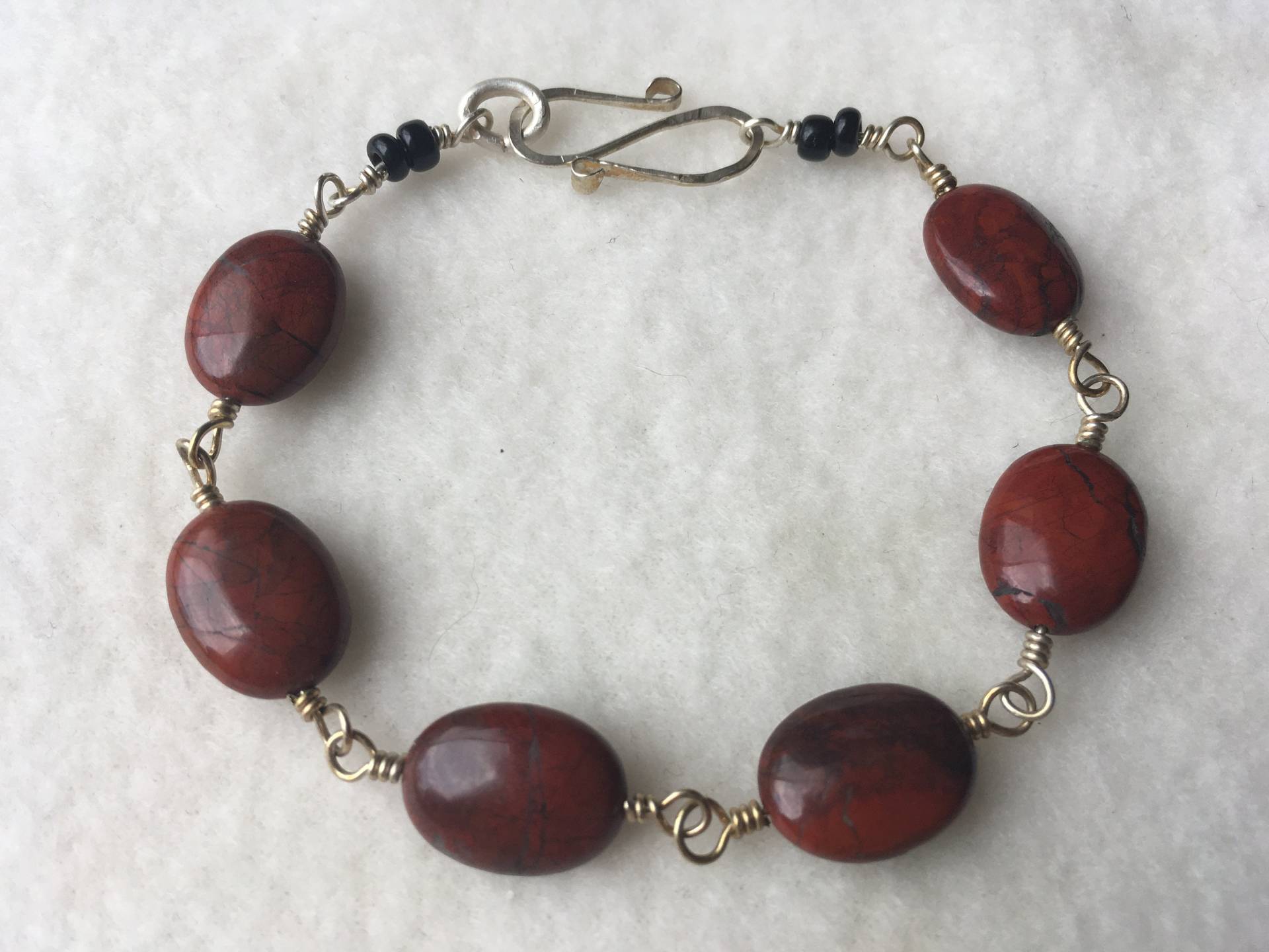 Armband Aus Rotem Achat Und Sterling Silber Armband Aus Rotem Achat Und Sterling Silber von JewelStash
