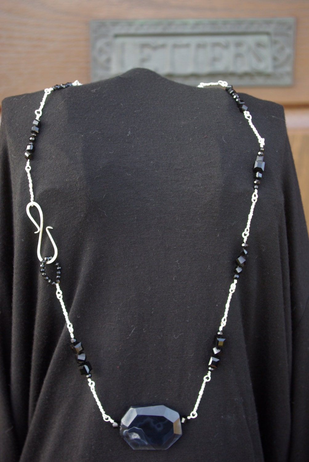 Fein Silber Und Schwarz Handgefertigte Halskette Mit Achteckigen Stein Anhänger Fein Silber Und Schwarz Handgefertigte Halskette Mit Achteckigen Stein Anhänger von JewelStash
