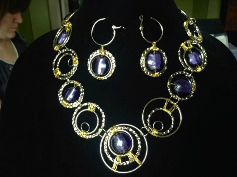 Gold Und Indigo Draht Gewickelt Kreis Links Halskette Ohrringe Set Gold Und Indigo Draht Gewickelt Kreis Links Halskette Ohrringe Set von JewelStash
