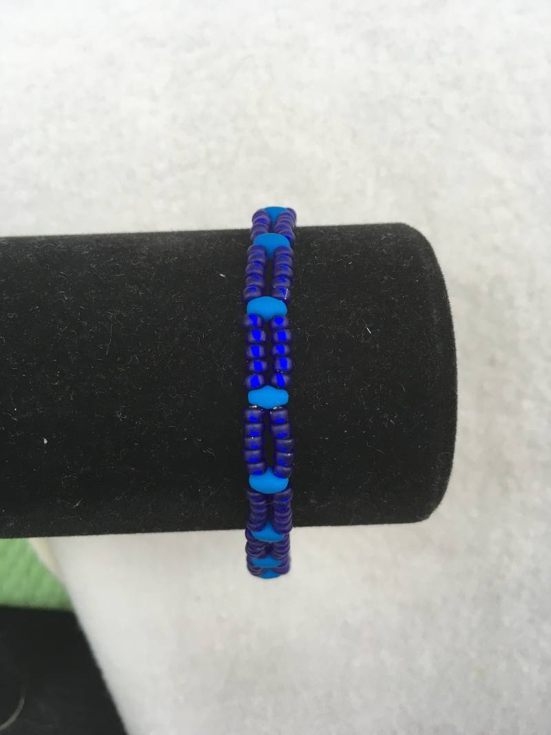 Hell - Und Dunkelblaues Perlenarmband Hell - Und Dunkelblaues Perlenarmband von JewelStash