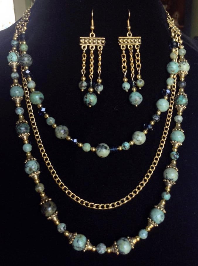 Türkis Und Gold Halskette Ohrringe Set Türkis Und Gold Halskette Ohrringe Set von JewelStash