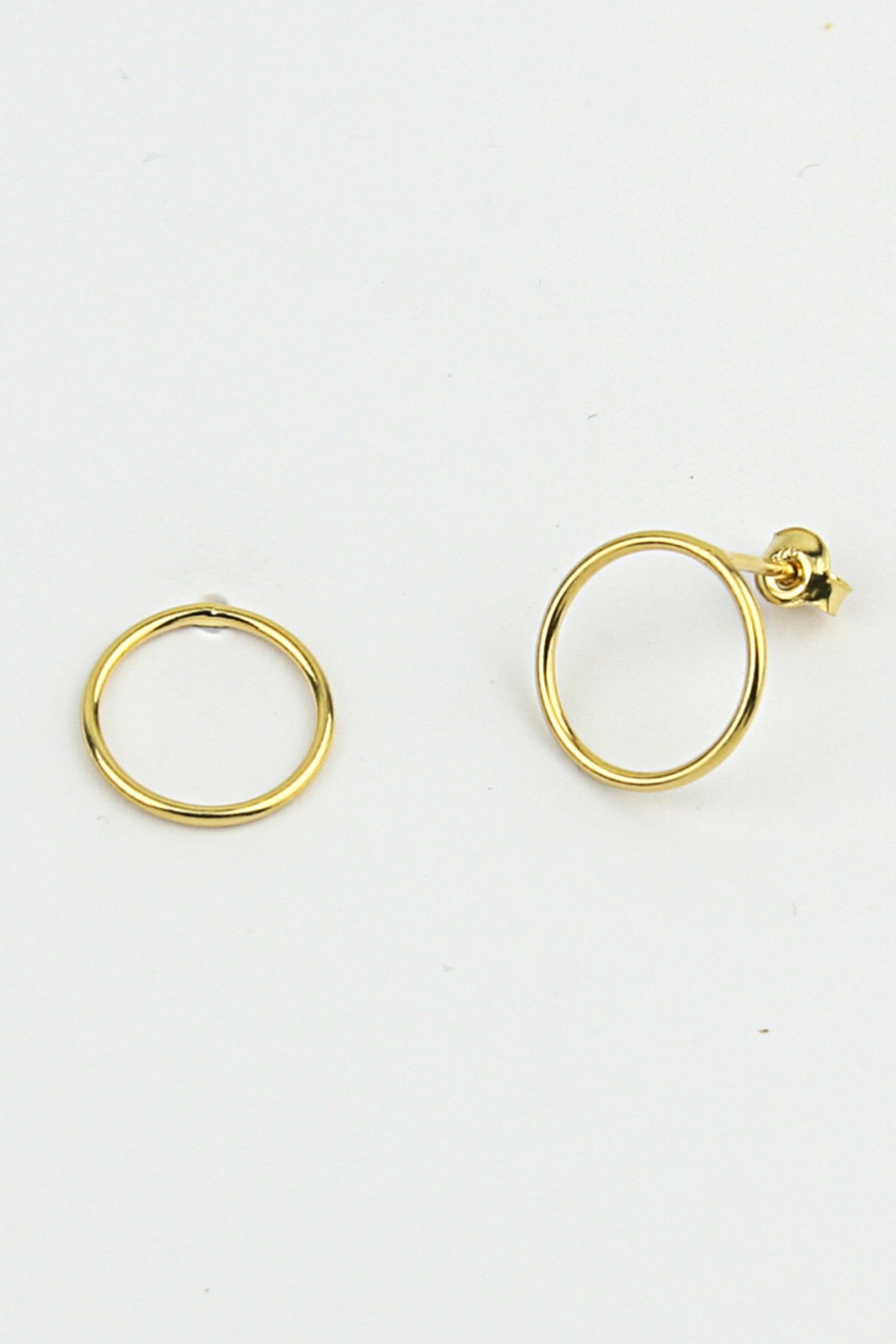 Ohrstecker Plain Circle Gold M von Jewelberry