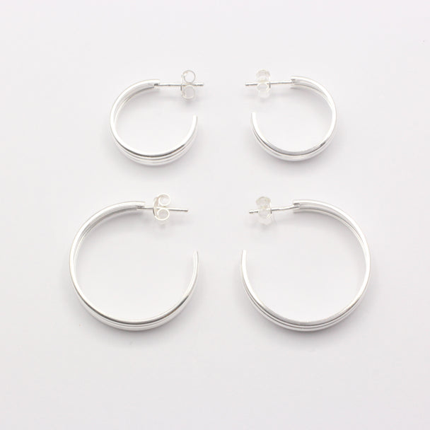 Stecker Modell: Three Lines Hoop von Jewelberry