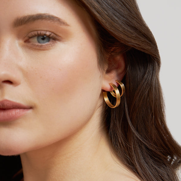 Stecker Modell: Three Lines Hoop von Jewelberry