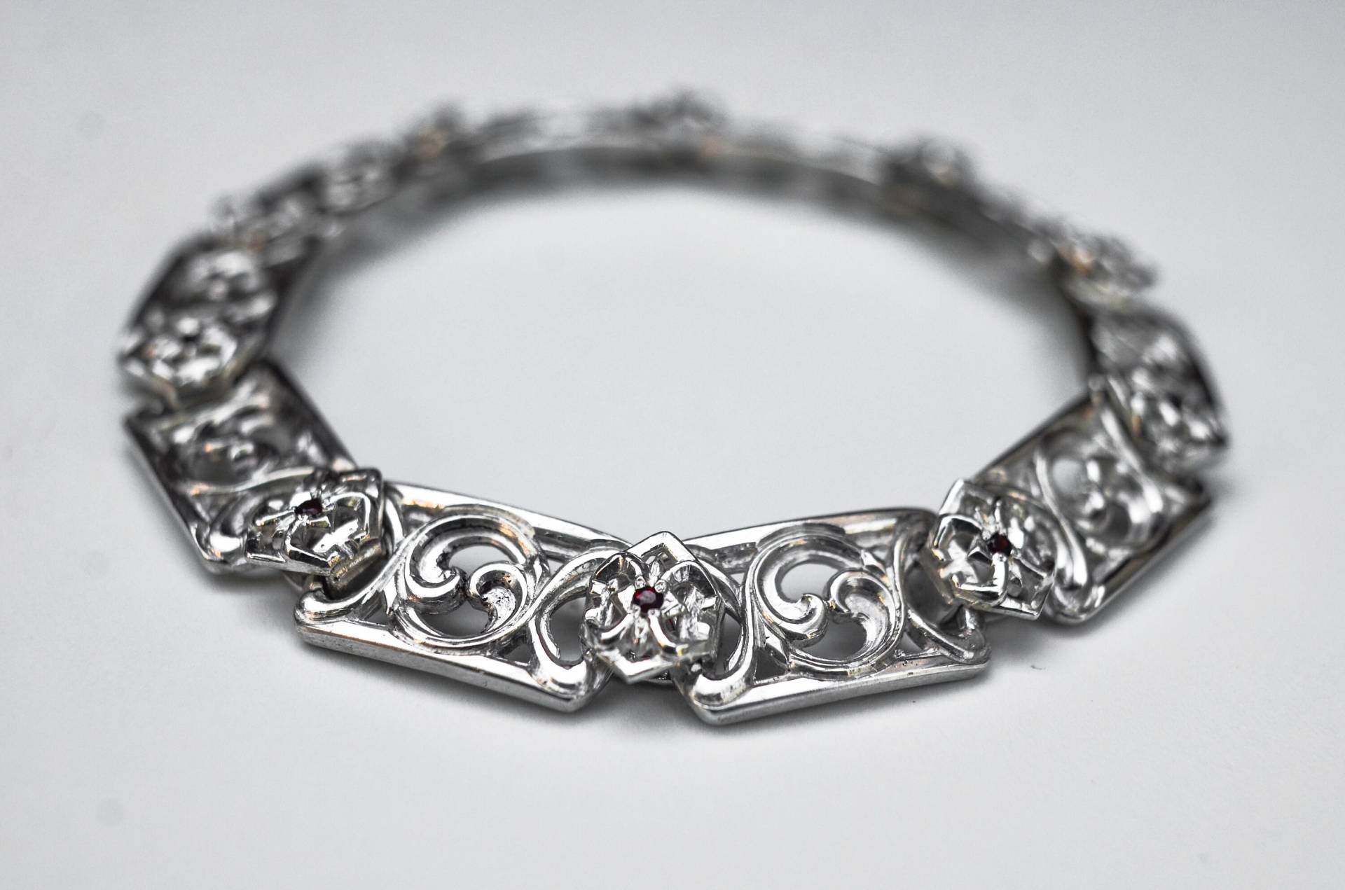 Silver(925 Bracelet With Garnets von JeweleganceArt