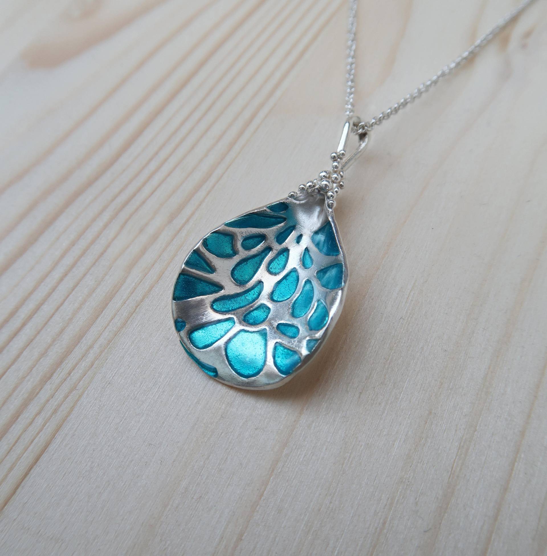Wassertropfen Anhänger, Türkis Emaille Und Silber, Moderner Emaillierter Schmuck, Tropfen Geschenk Für Sie, Schmuck Wassertropfen Anhänger, Türkis Emaille Und Silber, Moderner Emaillierter Schmuck, Tropfen Geschenk Für Sie, Schmuck von JewelerSoul