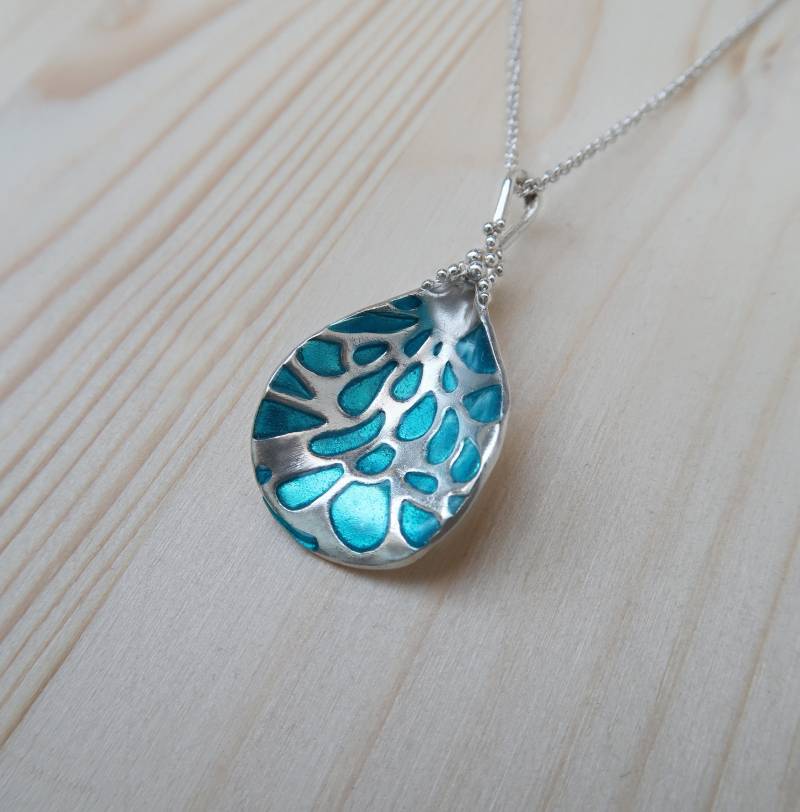 Wassertropfen Anhänger, Türkis Emaille Und Silber, Moderner Emaillierter Schmuck, Tropfen Geschenk Für Sie, Schmuck Wassertropfen Anhänger, Türkis Emaille Und Silber, Moderner Emaillierter Schmuck, Tropfen Geschenk Für Sie, Schmuck von JewelerSoul