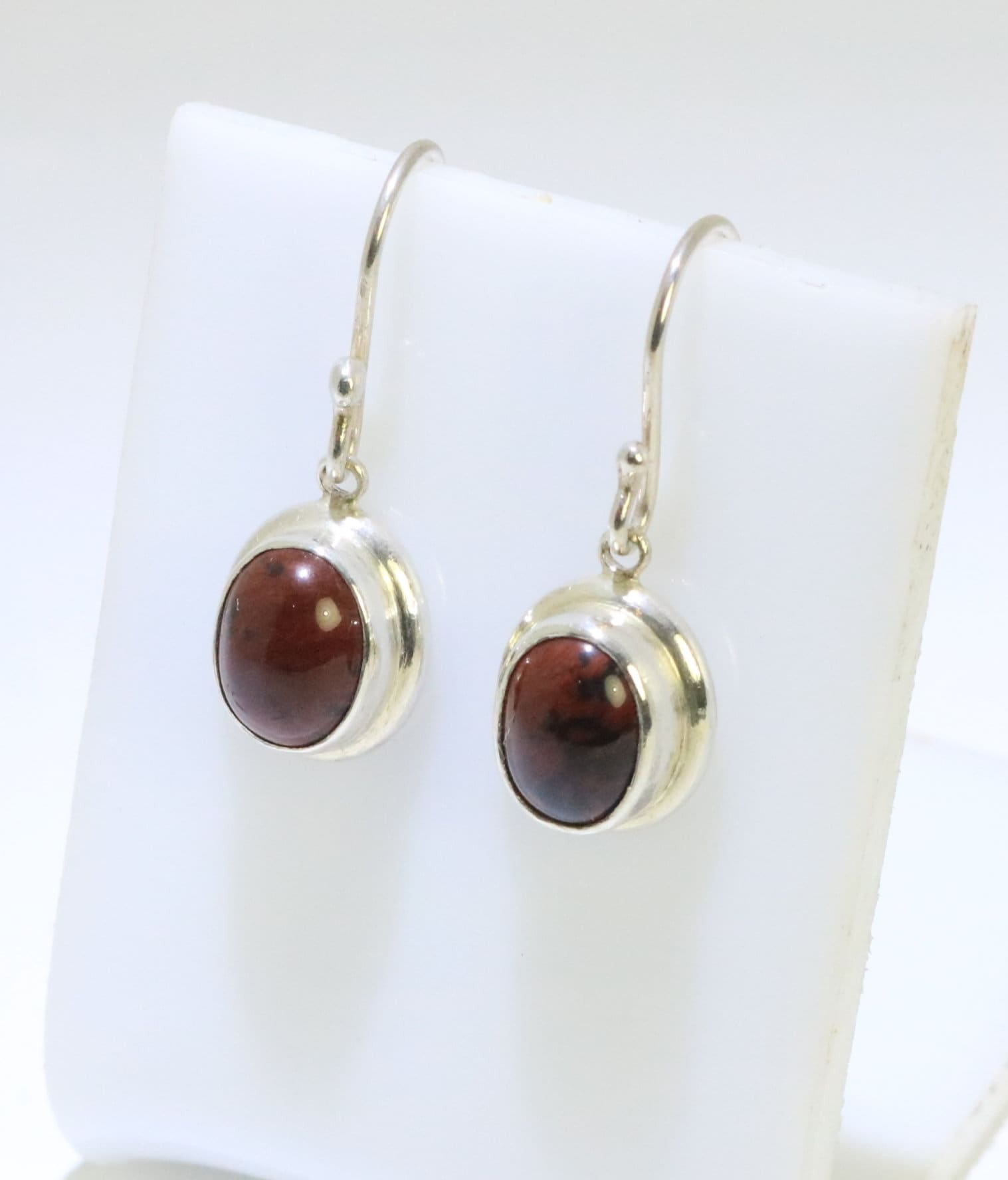Ein Paar Haken-Ohrringe Aus Sterlingsilber Mit Rotem Jaspis von JewelerySilverDesign