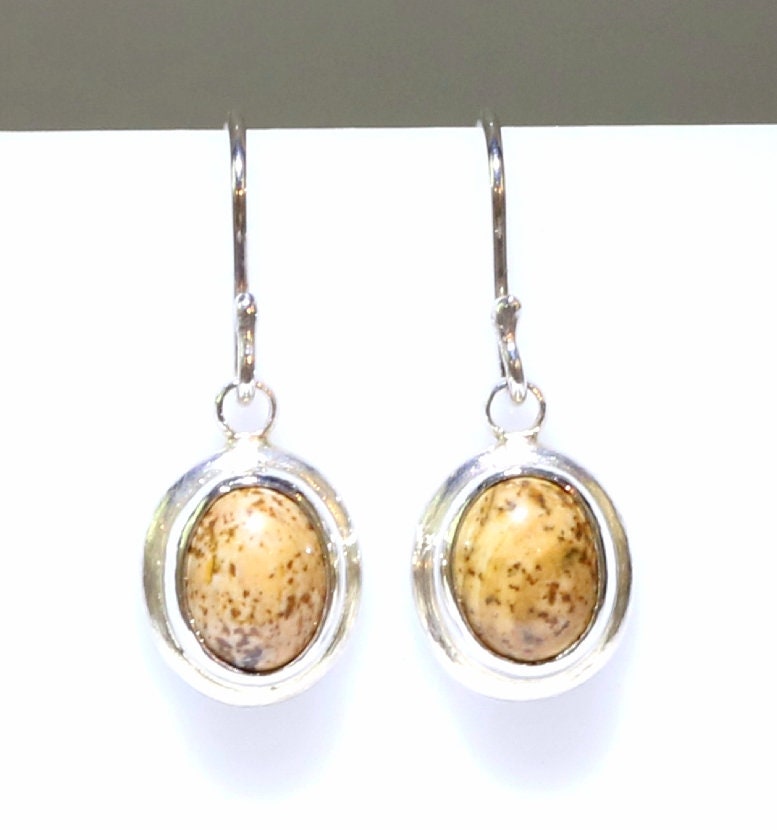 Ein Paar Sterling Silber Rhyolith Haken Ohrringe von JewelerySilverDesign