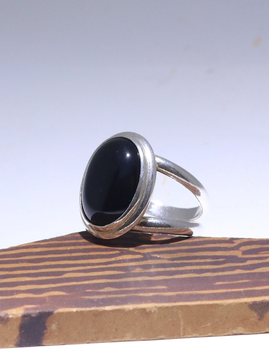 Ein Sterling Silberner Schwarzer Onyx-Ring Größe 9/Hälfte von JewelerySilverDesign