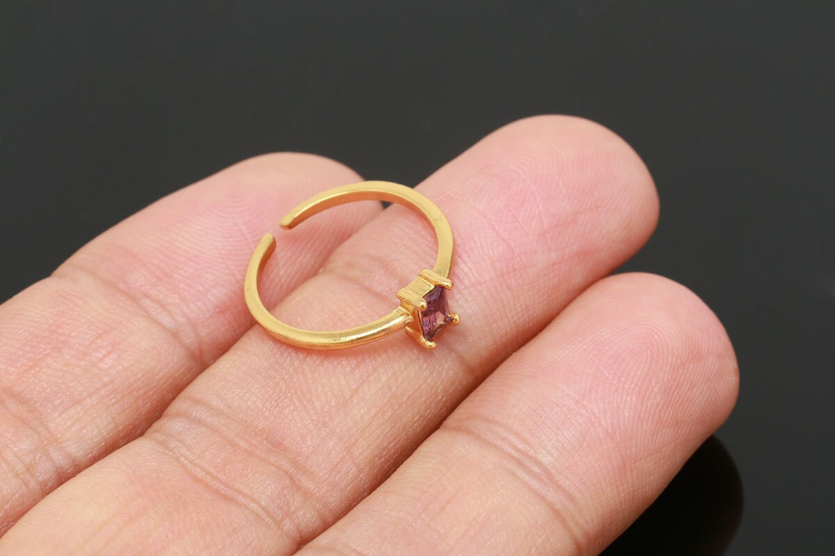 R051-1Ea/20Ea-Gold Überzogener E-Mantel Anti-Trübung-Lila Kubik Einfacher Ring, Verstellbarer Gold Kubikring, Schmuck Für Jeden Tag, Schmuckzubehör R051-1Ea/20Ea-Gold Überzogener E-Mantel Anti-Trübung-Lila Kubik Einfacher Ring, Verstellbarer Gold Kubikring, Schmuck Für Jeden Tag, Schmuckzubehör von Jewelfinger