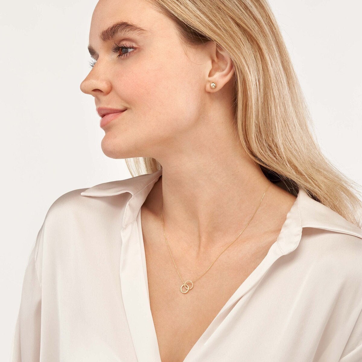 Doppelkreis-Halskette Echt 14K Solid Gold Interwined Kreis-Halskette Für Frauen, Verstellbare Kabelkette, Ineinandergreifende Ring-Familien-Halskette von Jewelheartcalifornia