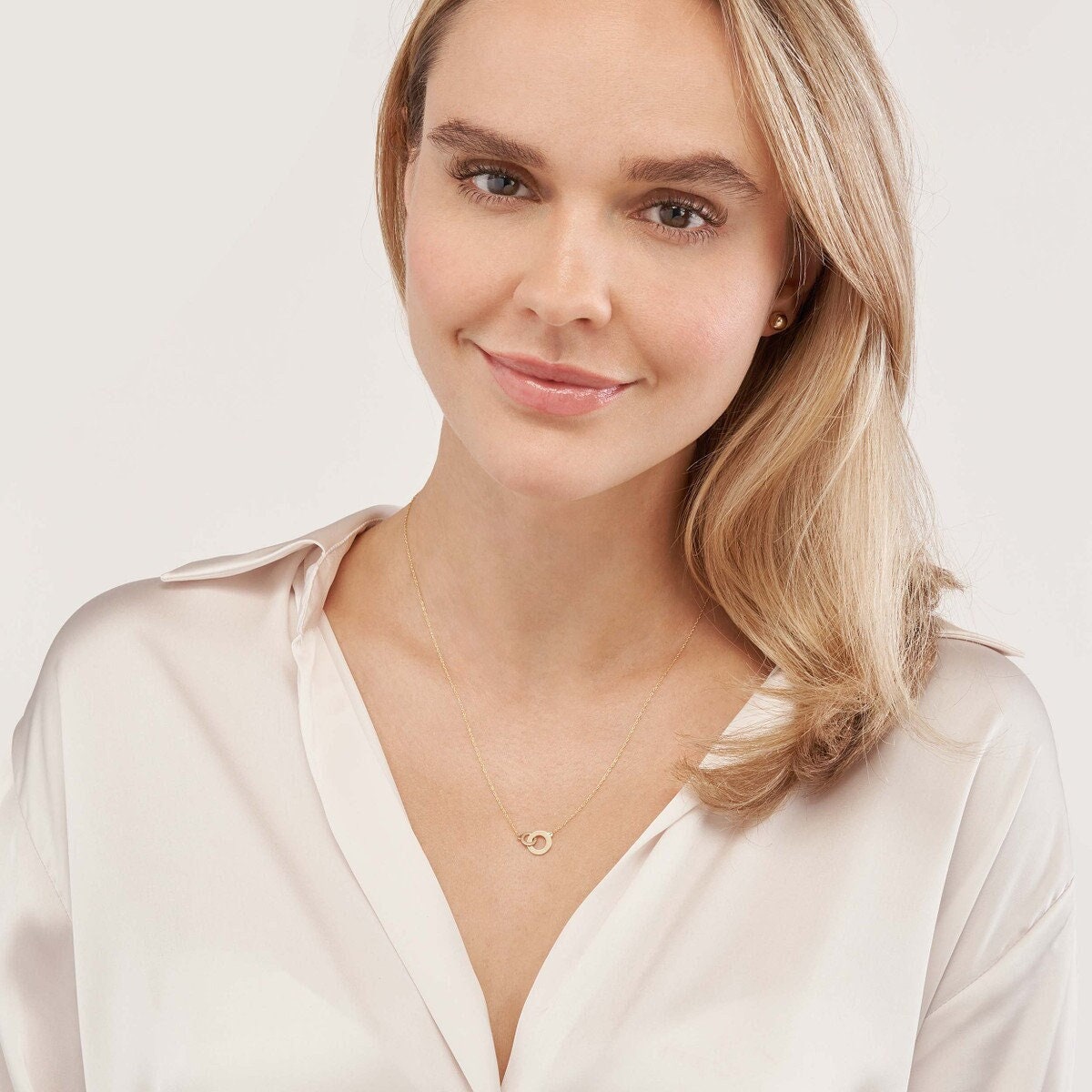 Doppelring-Halskette Echtes 14K Gelbgold Ineinandergreifende Kreis-Halskette Für Frauen, Verstellbare Gedrehte Seil-Kette, Familien-Halskette von Jewelheartcalifornia