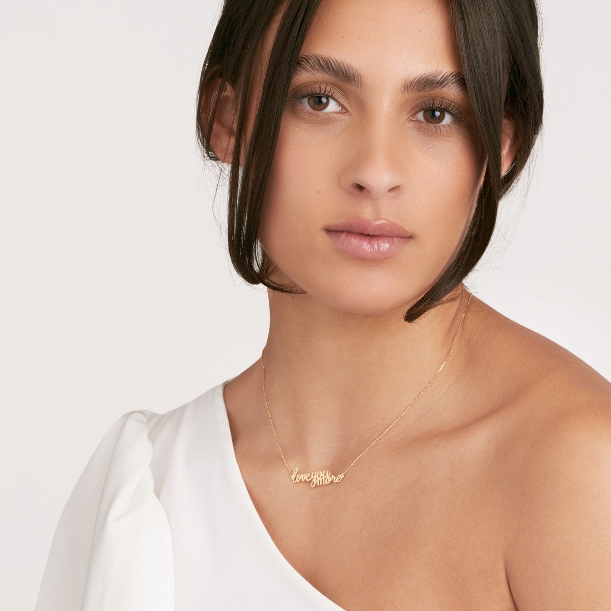 Liebe Dich Mehr Halskette 14K Gelbgold Love Script Halskette, Frauen Zierliche Goldhalskette Verstellbare Kabelkette von Jewelheartcalifornia