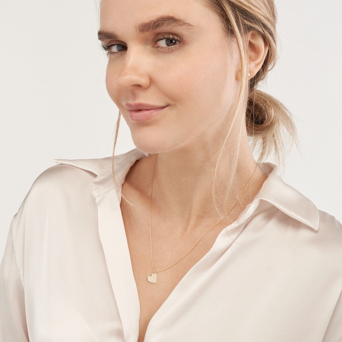 Schräge Herz-Halskette 14K Solides Gelbgold Kleines Herz-Anhänger-Halskette Für Frauen, Zierliche Echtgold-Einstellbare Verdrehte Seilkette von Jewelheartcalifornia