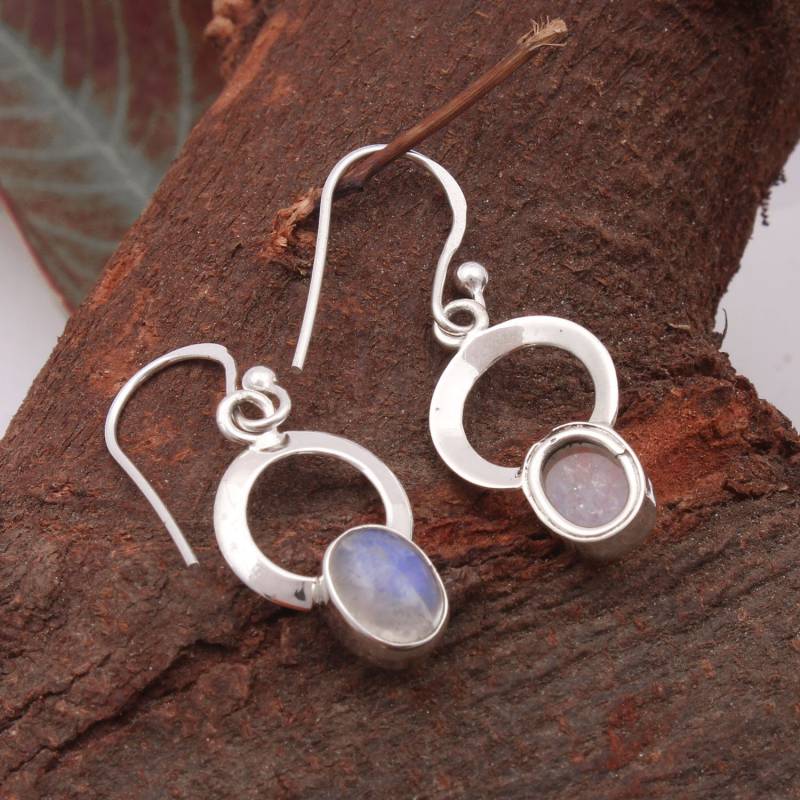 Handgemachte Sterling Silber Regenbogen Mondstein Ohrringe von JewelhubIndia