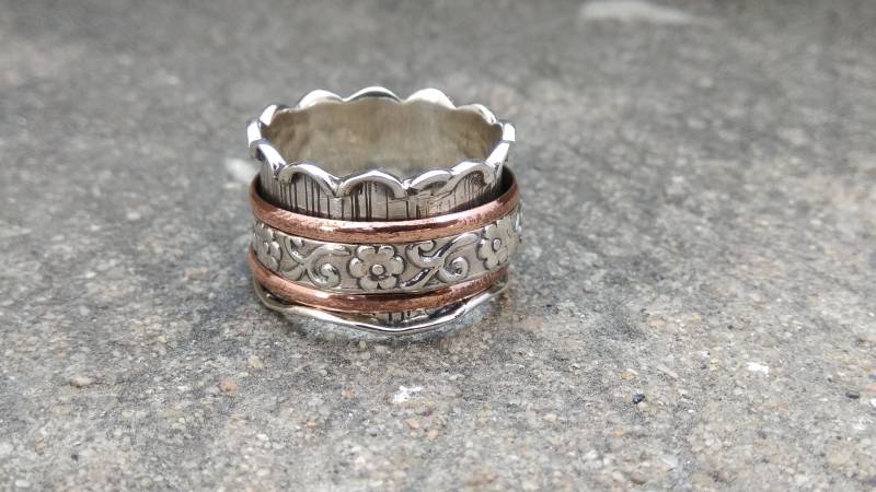 Schöne Blumen-Design Handgefertigt Massivem 925 Sterling Silber Spinner Ring Meditation Aussage Weihnachtsgeschenk Schöne Blumen-Design Handgefertigt Massivem 925 Sterling Silber Spinner Ring Meditation Aussage Weihnachtsgeschenk von JewelhubIndia