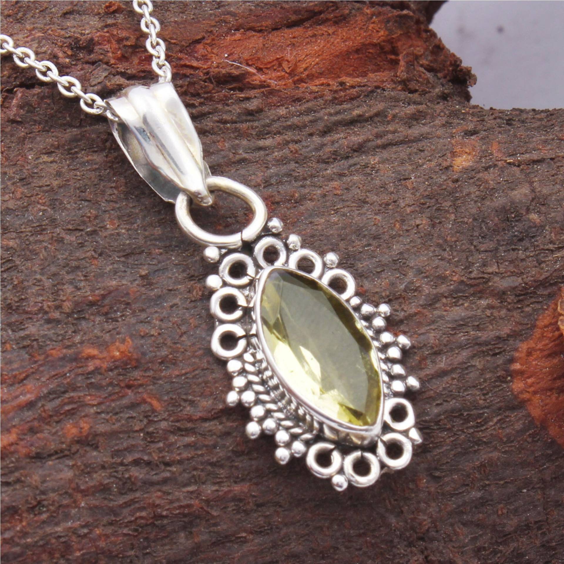 Zitrone Quarz Anhänger, 925 Sterling Silber Marquise Form Handgemachte Edelstein Anhänger Für Geschenk Zitrone Quarz Anhänger, 925 Sterling Silber Marquise Form Handgemachte Edelstein Anhänger Für Geschenk von JewelhubIndia