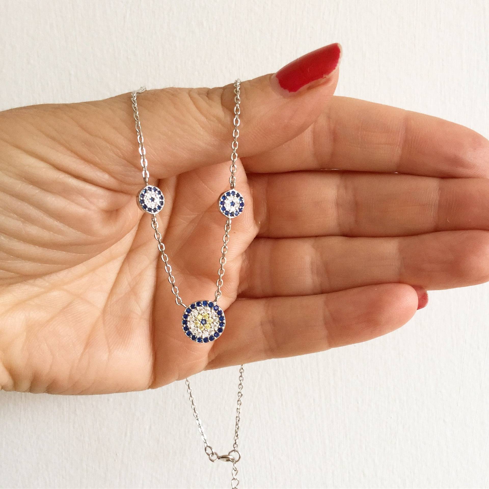 Drei Kleine Evil Eye Anhänger Halskette. Sterling Silber Kristall Böse Auge Drei Kleine Evil Eye Anhänger Halskette. Sterling Silber Kristall Böse Auge von JewelledBazaar