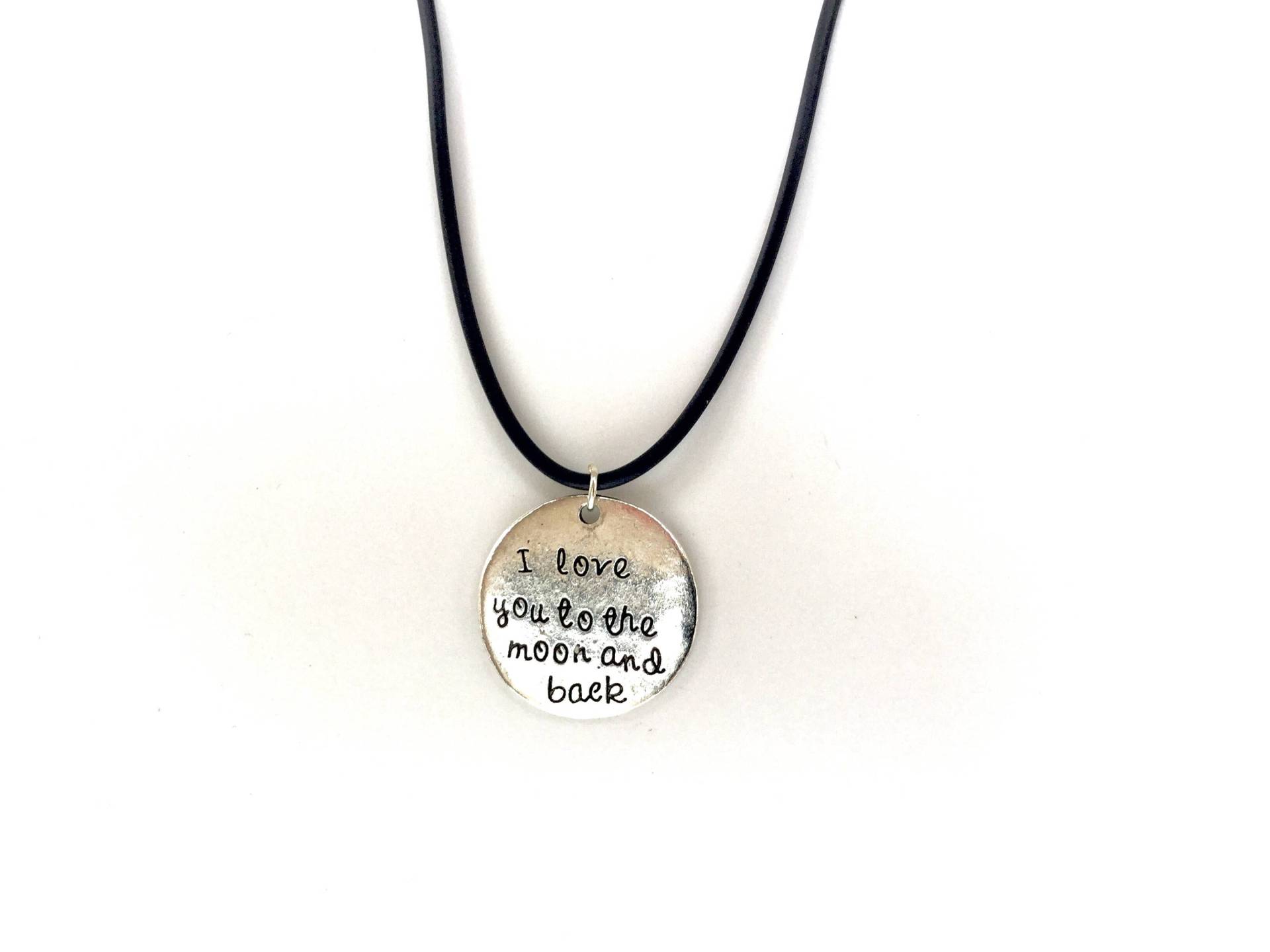 Halskette Mit Silber Anhänger. Lederband Anhänger - Liebe Dich Bis Zum Mond Und Zurück Halskette Mit Silber Anhänger. Lederband Anhänger - Liebe Dich Bis Zum Mond Und Zurück von JewelledBazaar