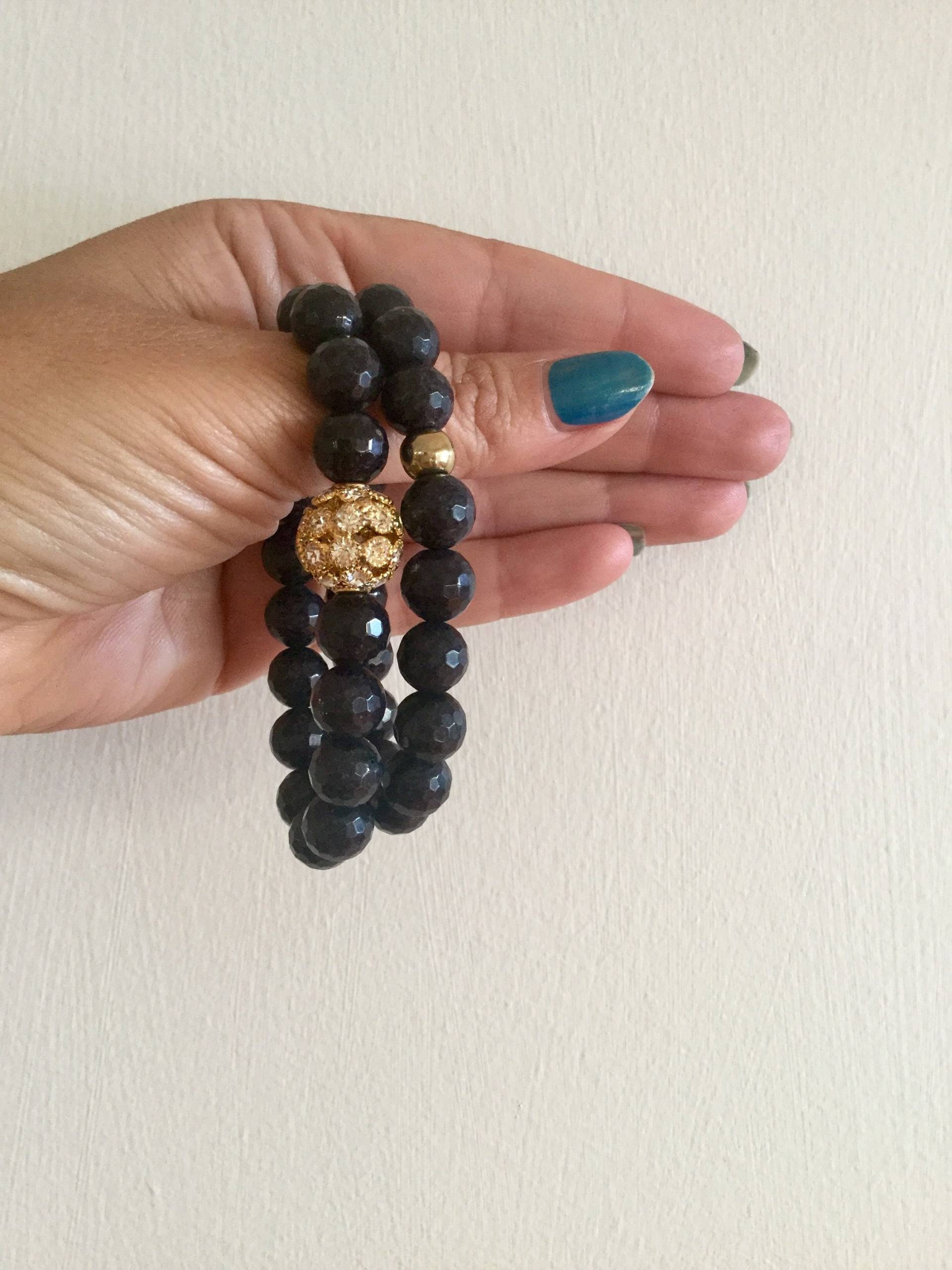 Schwarzer Kristall Und Gold Perle Stretch Armband Stapel Schwarzer Kristall Und Gold Perle Stretch Armband Stapel von JewelledBazaar