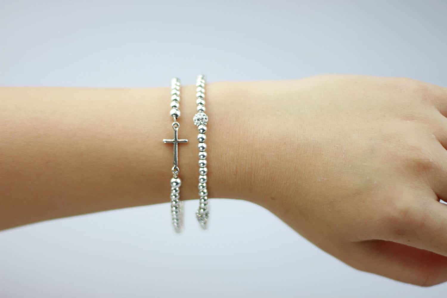 Silber Side Cross Bracelet Stack Silber Side Cross Bracelet Stack von JewelledBazaar