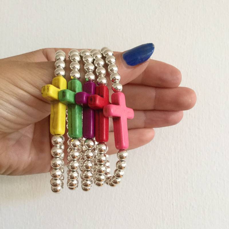 Übergroße Howlite Seitlich Kreuz Armbänder. Silber Perlen Armband von JewelledBazaar