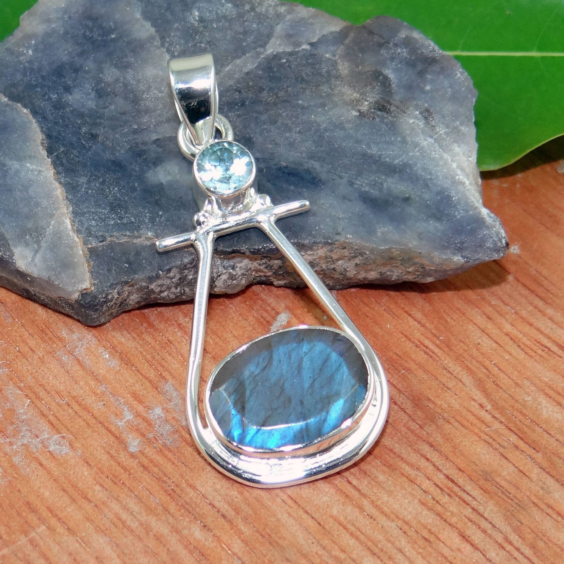 Blauer Labradorit Anhänger, Geburtsstein Geschenk Für Sie, Massiver 925 Silber Blautopas L71411 von Jewellery4All