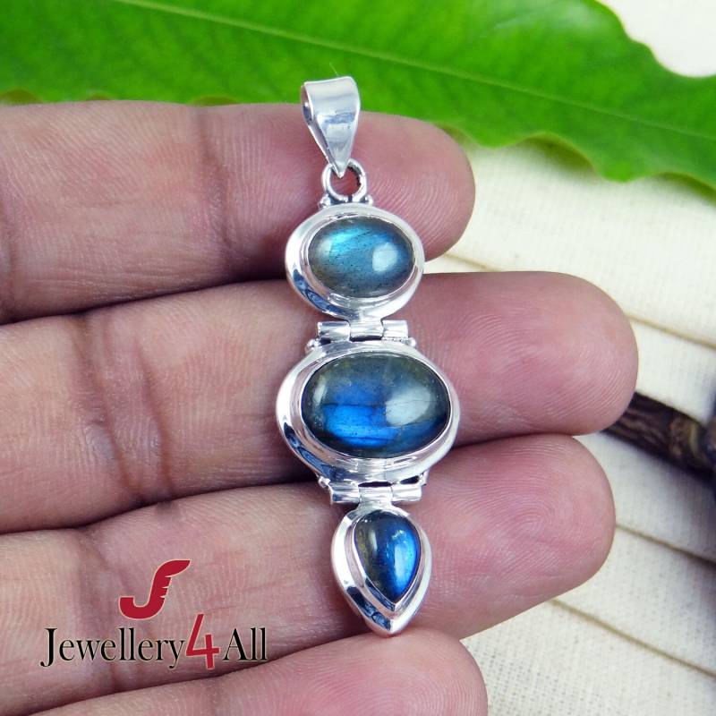 Blue Fire Labradorit Silberanhänger Drei-stein-Halskette von Jewellery4All