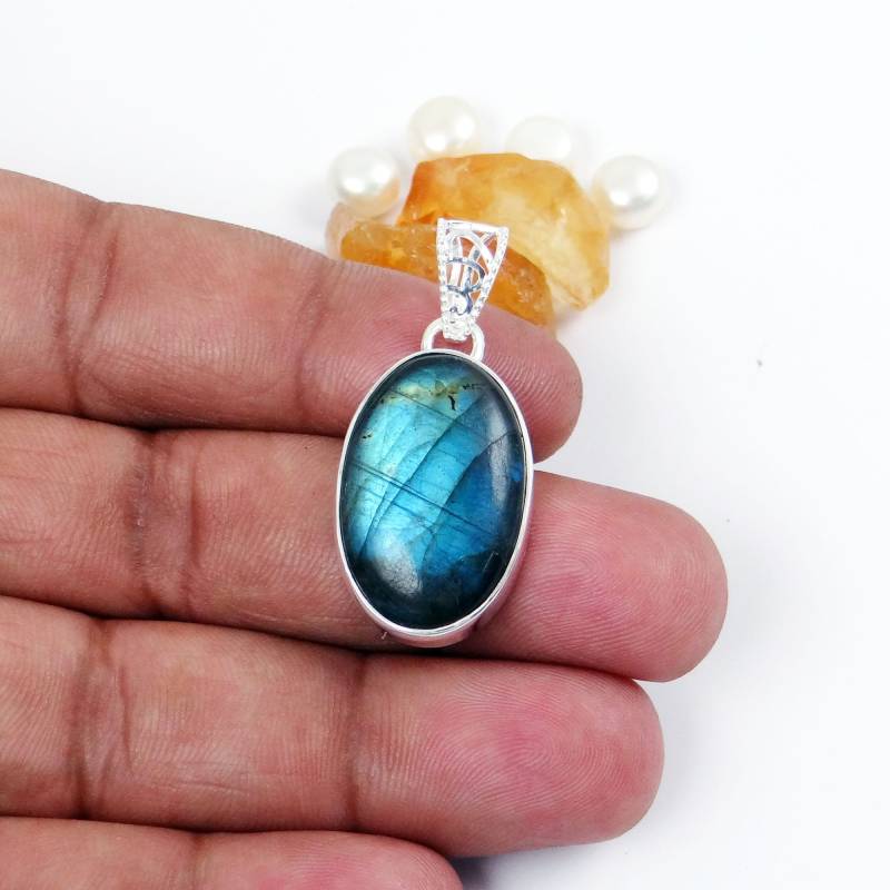 Handgefertigter Blue Fire Labradorit Anhänger 925 Sterling Silber von Jewellery4All