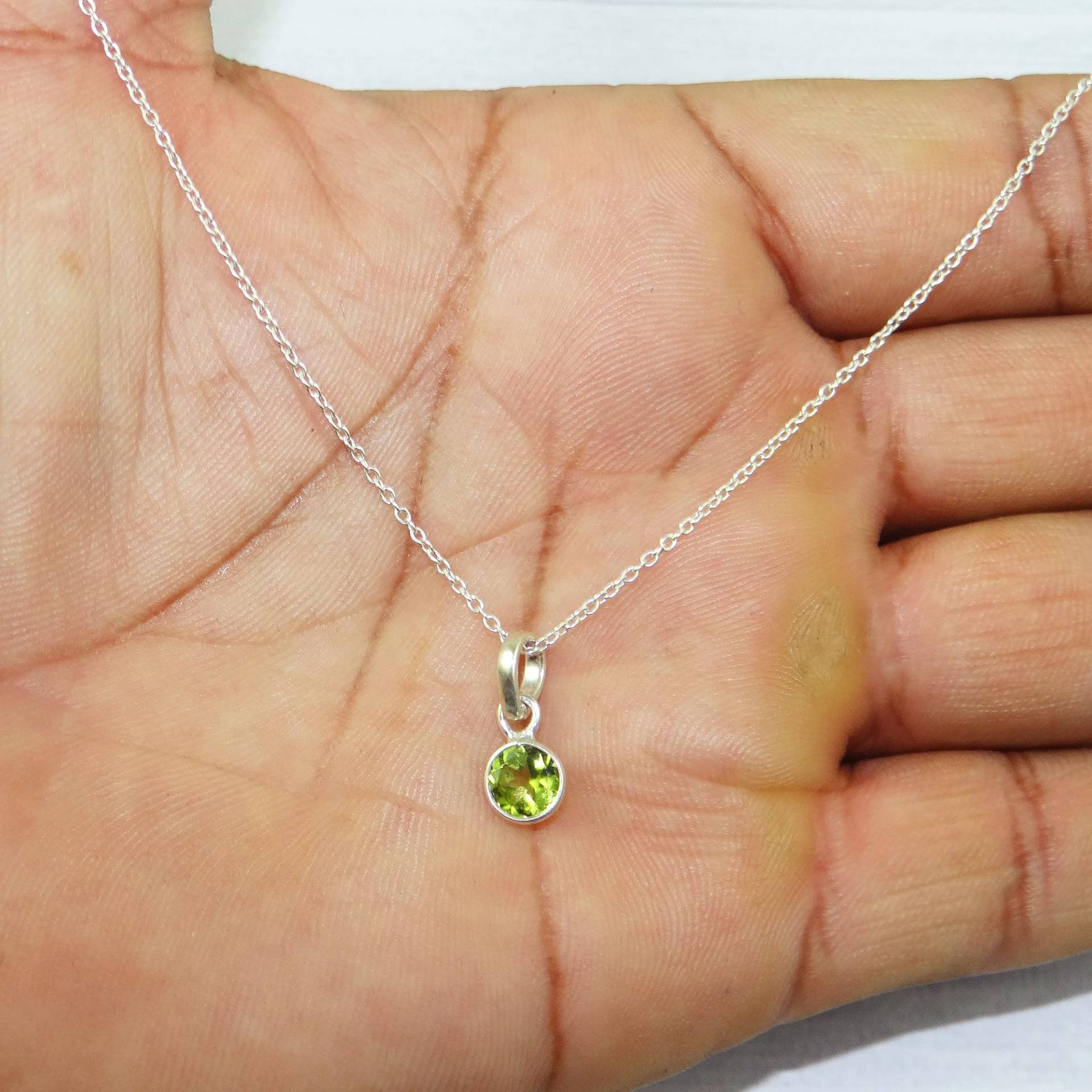 Handgemachte Peridot Halskette, Anhänger, Massiv 925 Sterling Silber Winziger Karabiner 18 Zoll Panzerkette, Für Sie, L10836 von Jewellery4All