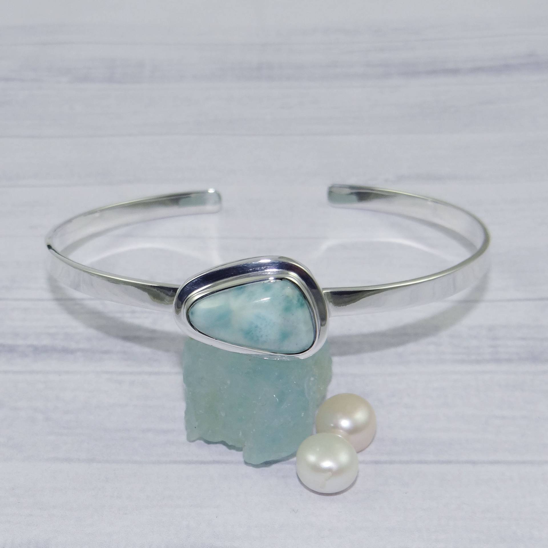 Natürlicher Larimar Armreif, 925 Massiver Silber Handgemachter Schmuck, Armband, Einzigartiges Geschenk Für Sie, Sale, M20710 von Jewellery4All