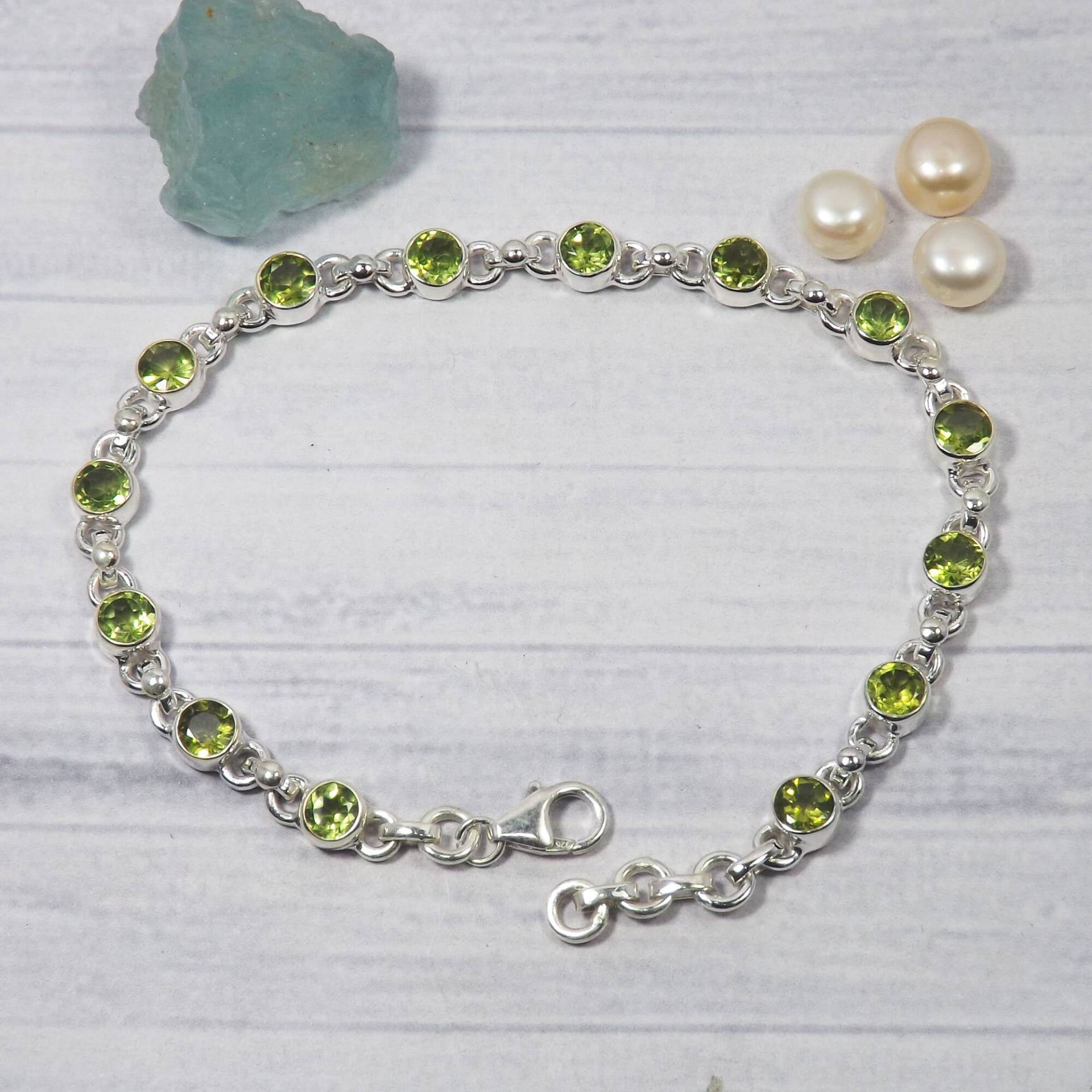 Ovales Peridot Armband, 925 Sterling Silber Schmuck, Handgemachtes Karabinerkralle, Lässiges Geschenkidee, M31423 von Jewellery4All