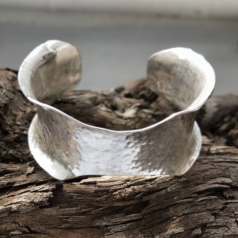 Silber Armreif, Sterling Gehämmertes Silber, Statement Handgemachter Silberschmuck Silber Armreif, Sterling Gehämmertes Silber, Statement Handgemachter Silberschmuck von JewelleryByEm